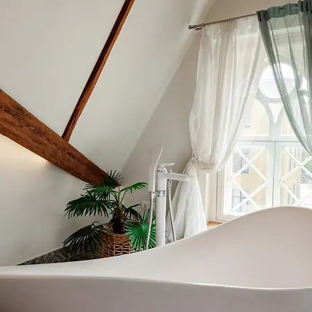 Airhome - Owl's Nest Apartment *