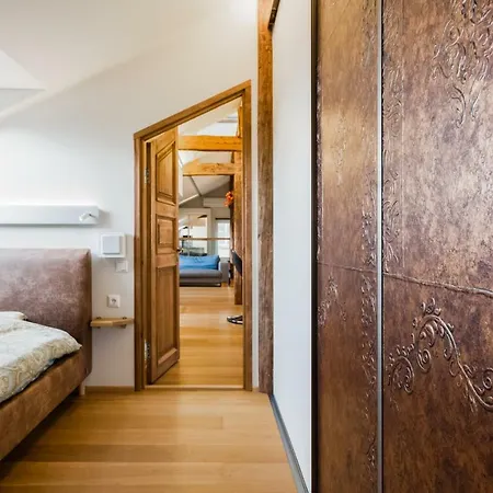 Airhome - Owl's Nest Apartment