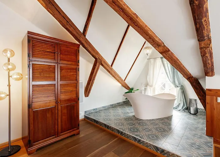 Апартаменти Airhome - Owl's Nest *