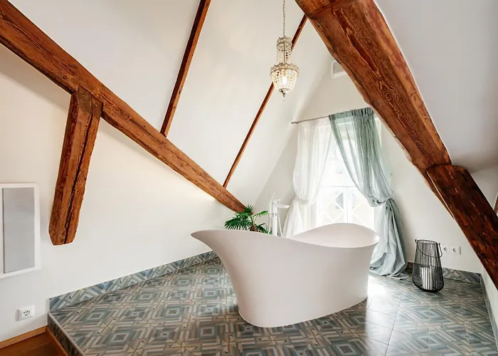 Airhome - Owl's Nest Апартаменти *