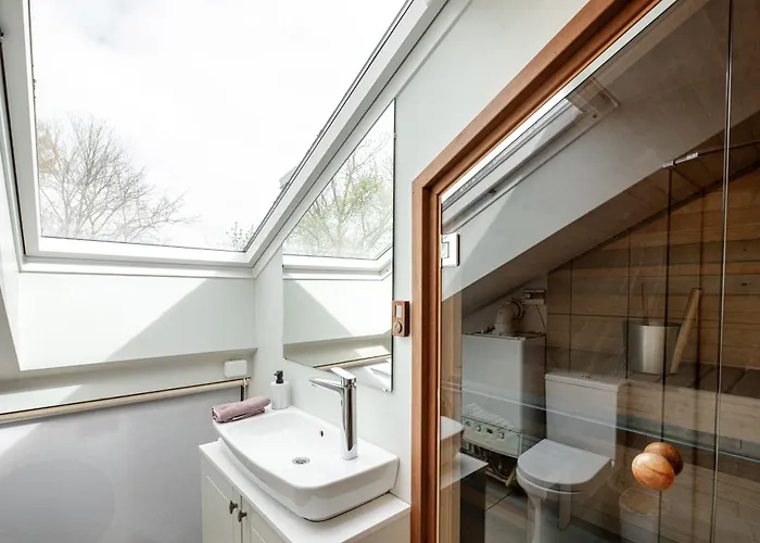 Airhome - Owl's Nest Apartment *