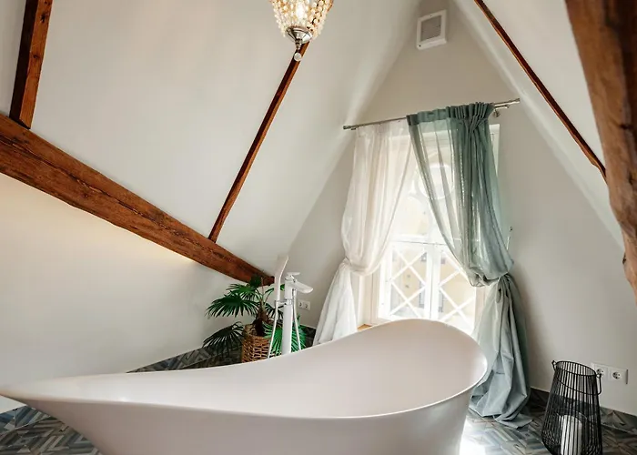 Airhome - Owl's Nest アパート タリン